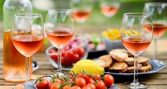Les vins rosés faibles en alcool : rois de l'apéro cet été ! 